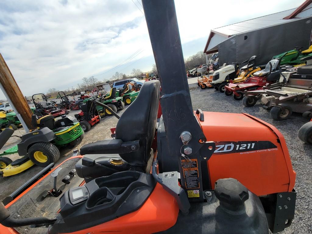 Kubota ZD1211 Zero Turn 'Ride & Drive'
