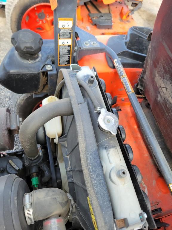 Kubota ZD1211 Zero Turn 'Ride & Drive'