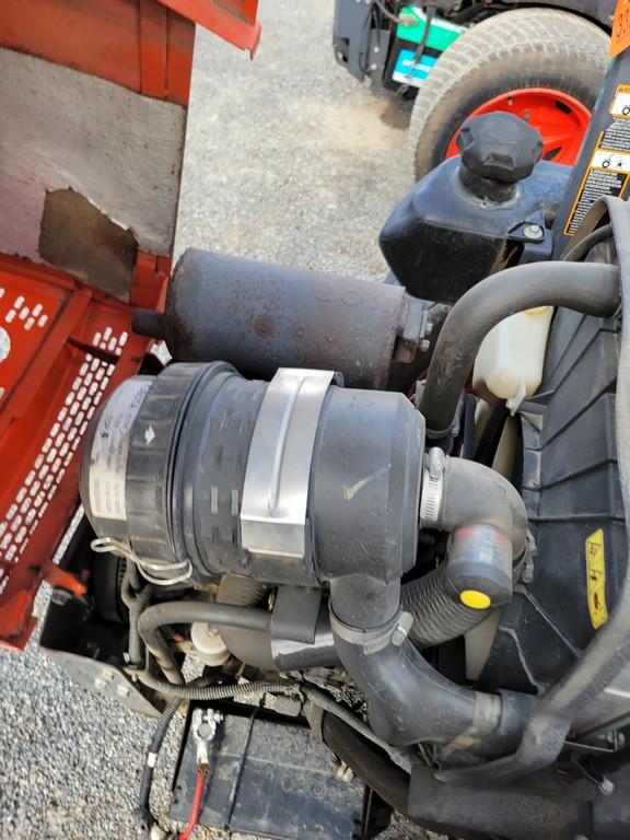 Kubota ZD1211 Zero Turn 'Ride & Drive'