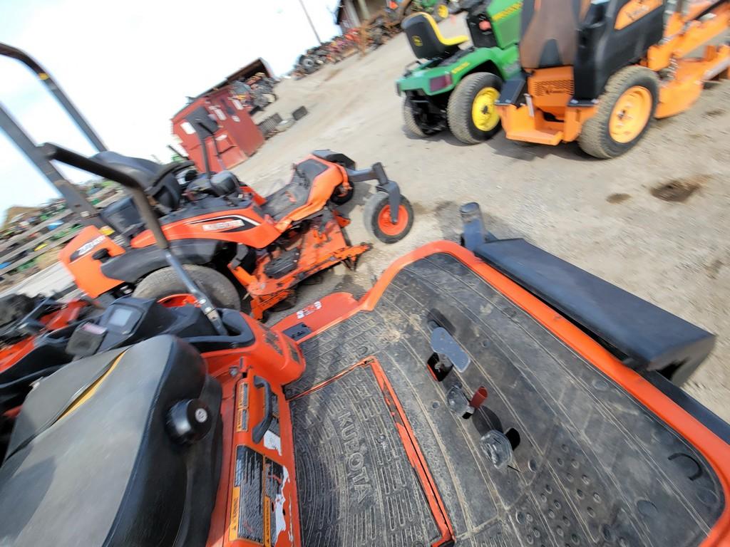 Kubota ZD1211 Zero Turn 'Ride & Drive'