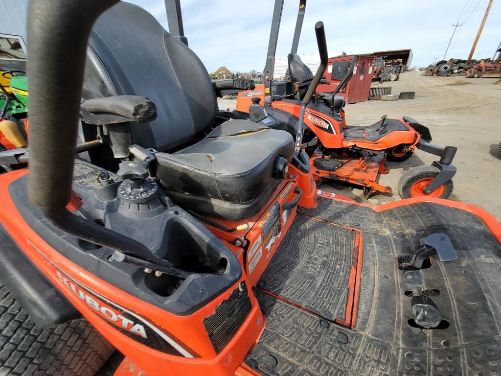Kubota ZD1211 Zero Turn 'Ride & Drive'
