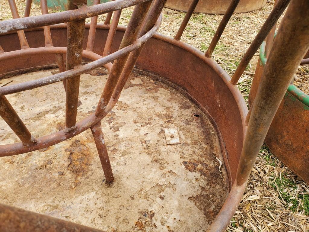 J&L Hay Saver Round Bale Feeder