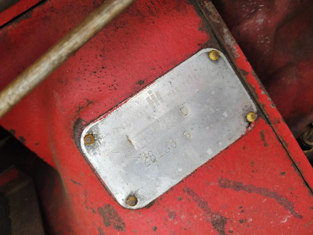 International 656 Loader Tractor