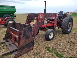 International 656 Loader Tractor