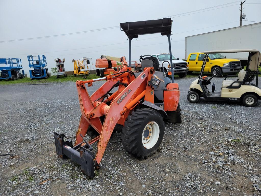 Kubota R420 Wheel Loader 'Runs & Operates'