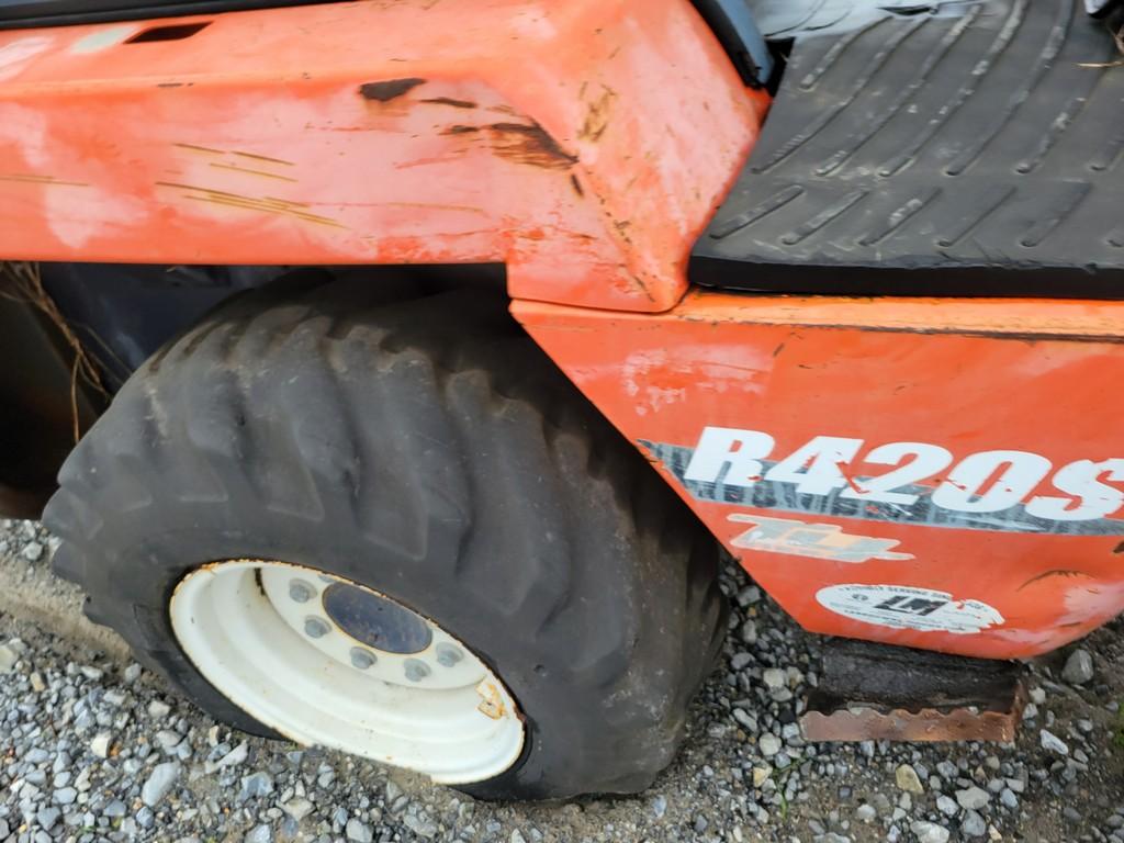Kubota R420 Wheel Loader 'Runs & Operates'