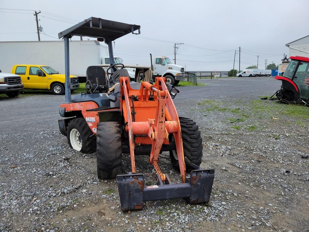 Kubota R420 Wheel Loader 'Runs & Operates'
