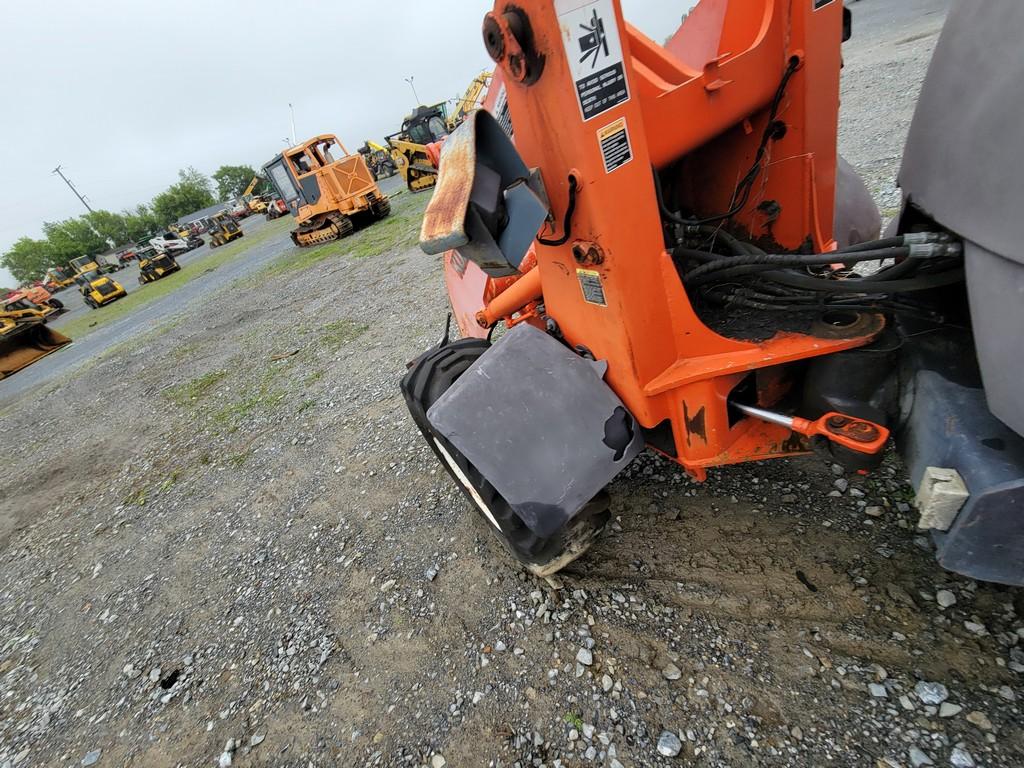 Kubota R420 Wheel Loader 'Runs & Operates'