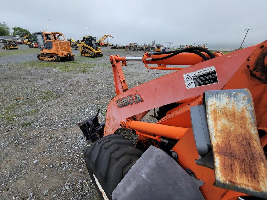 Kubota R420 Wheel Loader 'Runs & Operates'