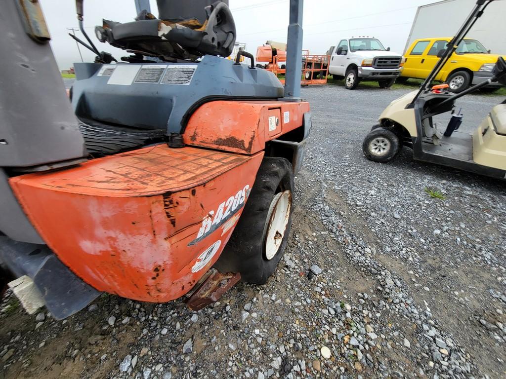 Kubota R420 Wheel Loader 'Runs & Operates'