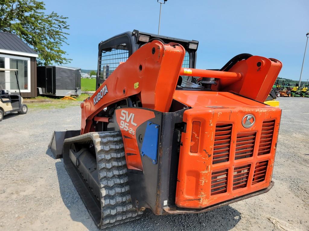2016 Kubota SVL95-2s Track Skid Steer 'Ride & Drive'