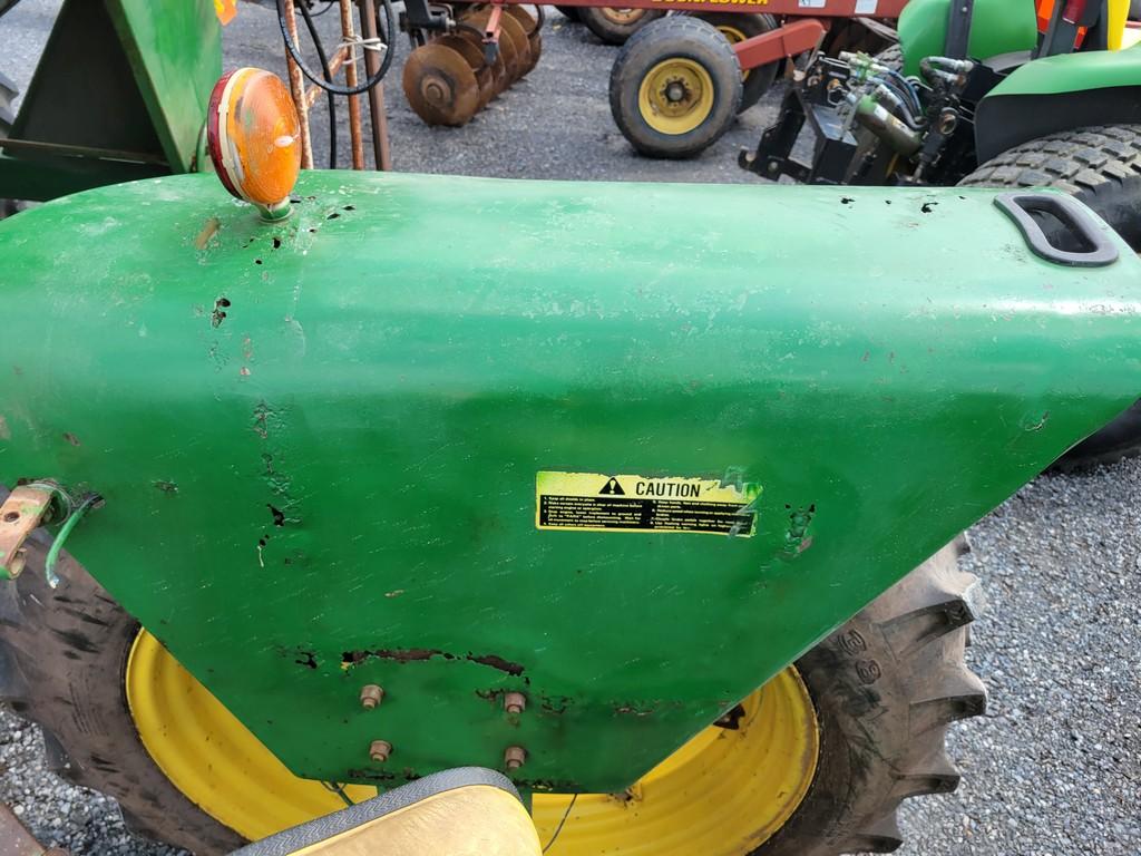 John Deere 2440 Tractor 'Runs & Operates'