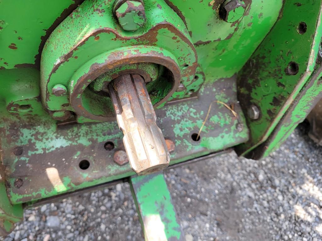 John Deere 2440 Tractor 'Runs & Operates'
