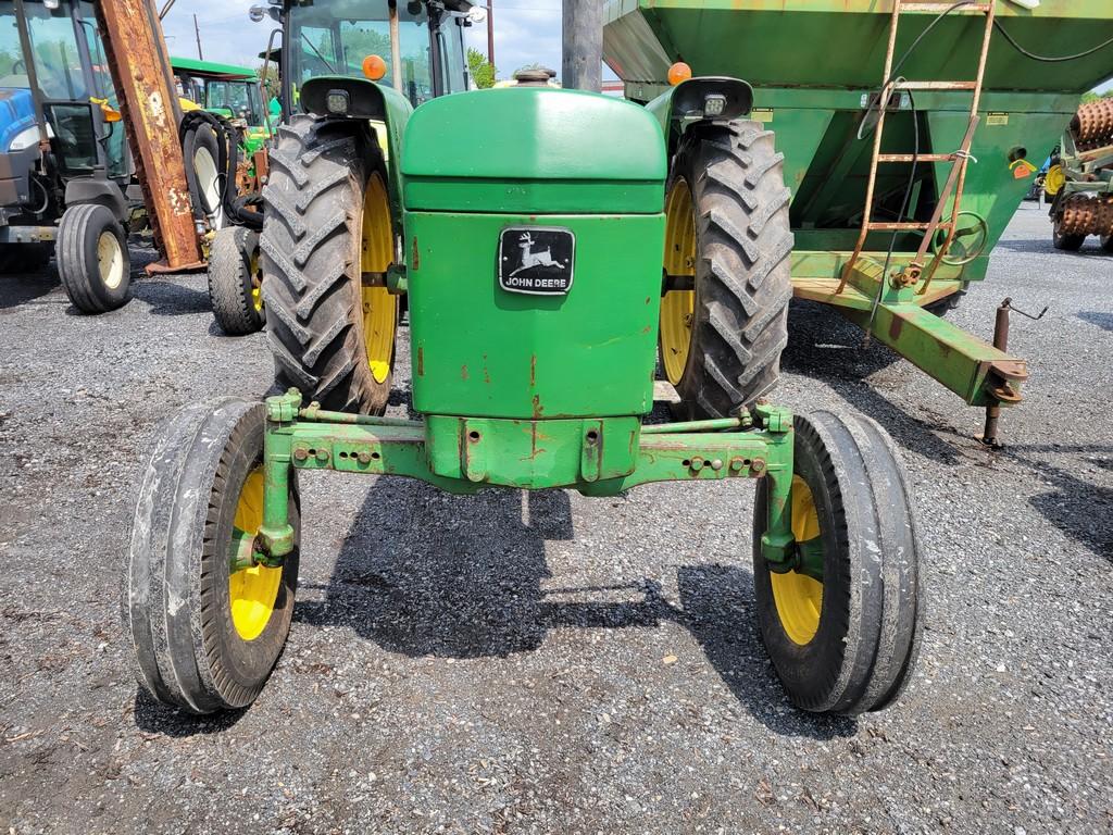 John Deere 2440 Tractor 'Runs & Operates'