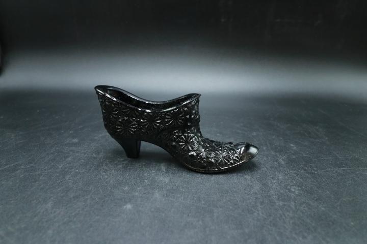 Onyx Glass Shoe