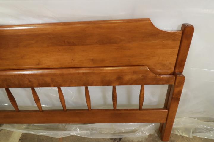 Ethan Allen Full Maple Bed With Rails