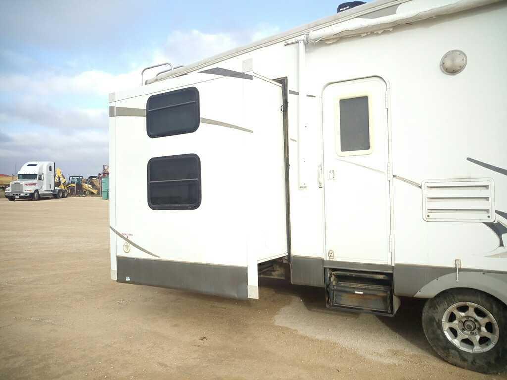 2008 Forest River Sandpiper RV Camping Trailer