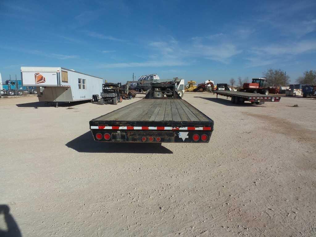 2013 PJ 30Ft Gooseneck Trailer