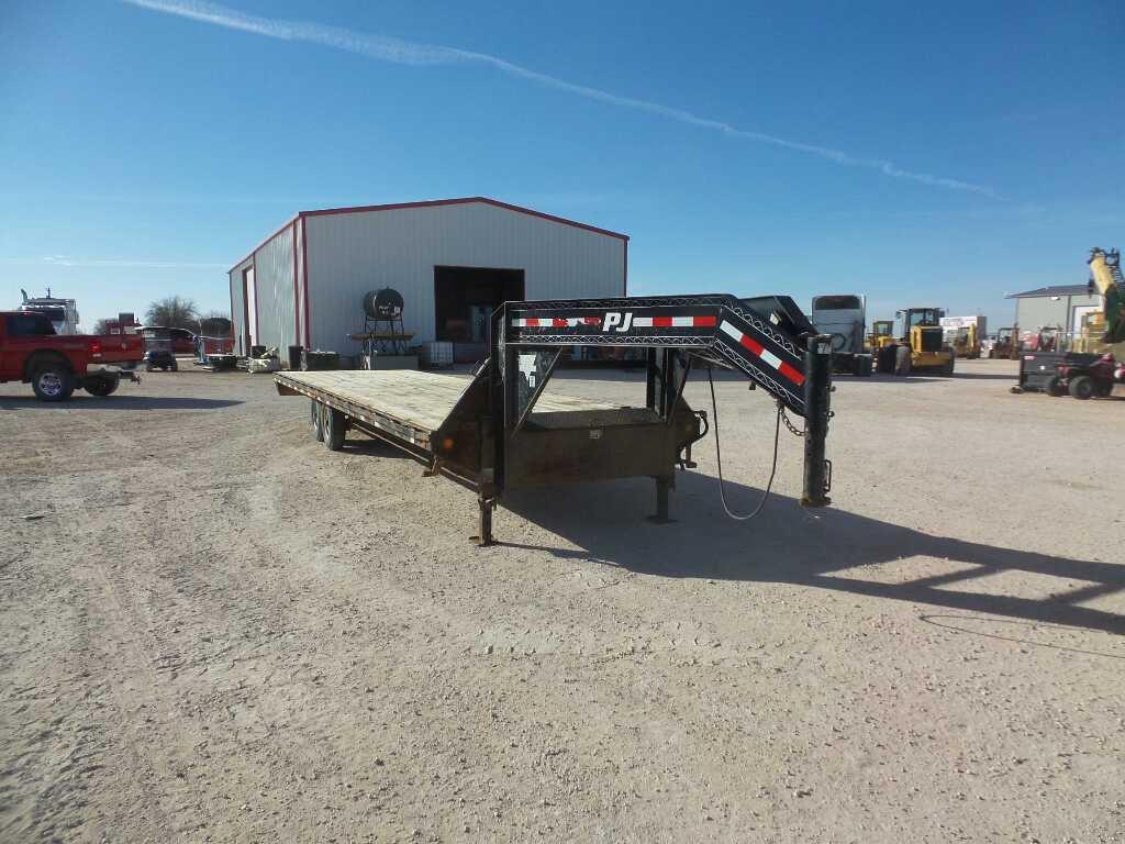 2013 PJ 30Ft Gooseneck Trailer