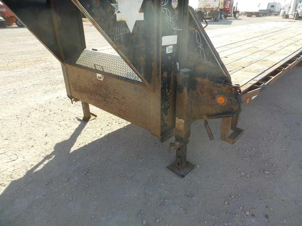2013 PJ 30Ft Gooseneck Trailer