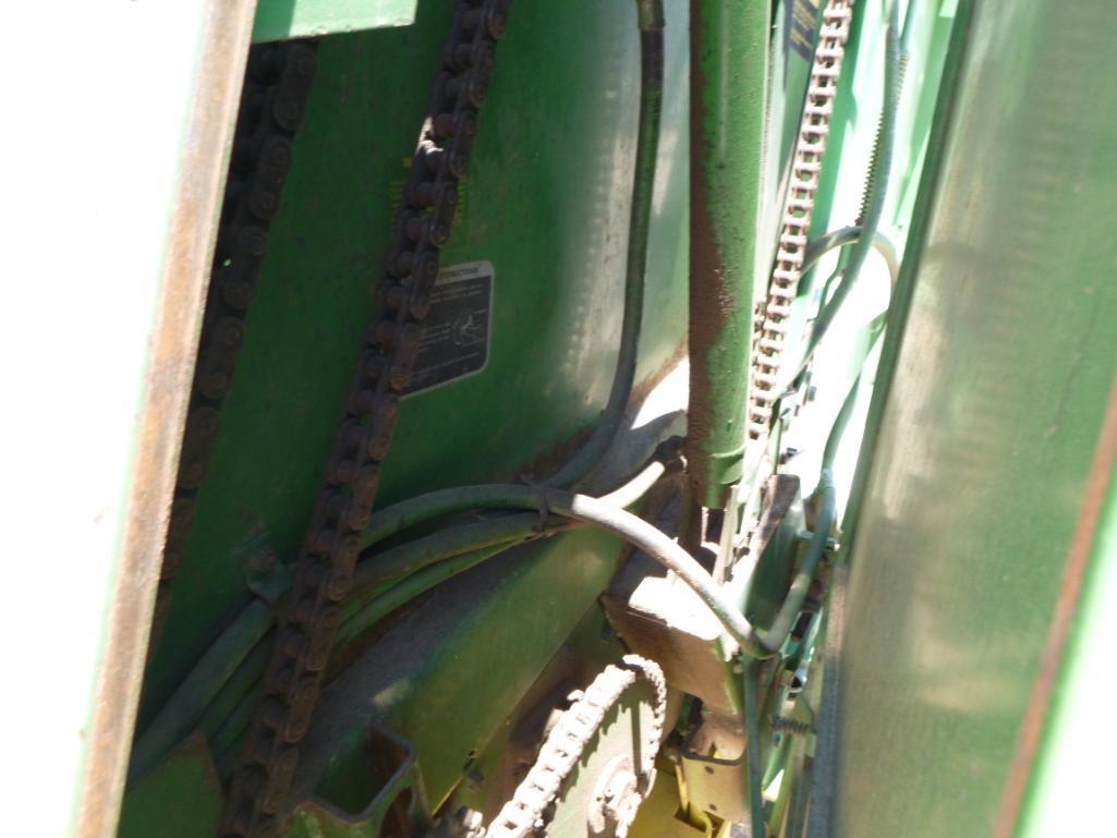 John Deere 530 Round Baler