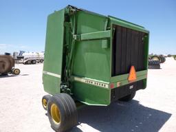 John Deere 530 Round Baler