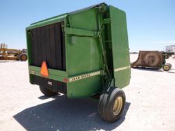 John Deere 530 Round Baler