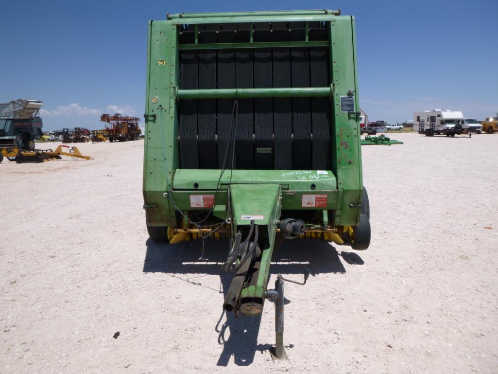 John Deere 530 Round Baler