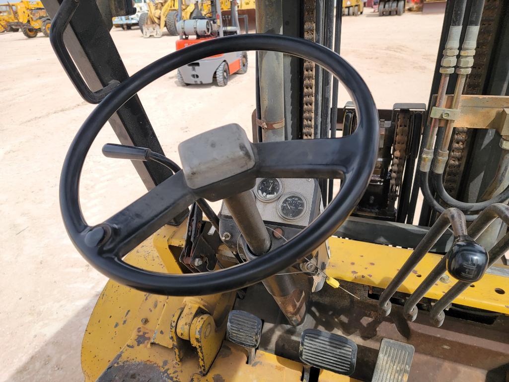 Cat DPL40 Forklift