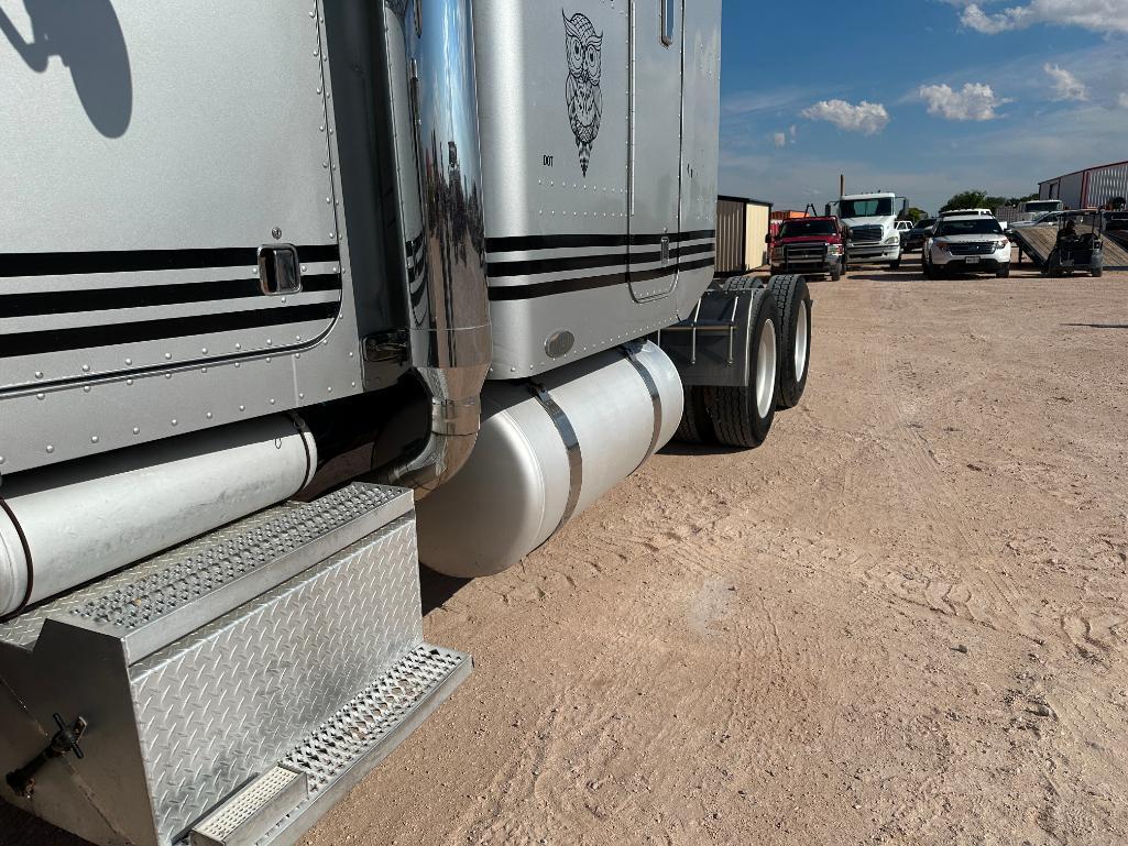 2000 Peterbilt 379 Truck Tractor