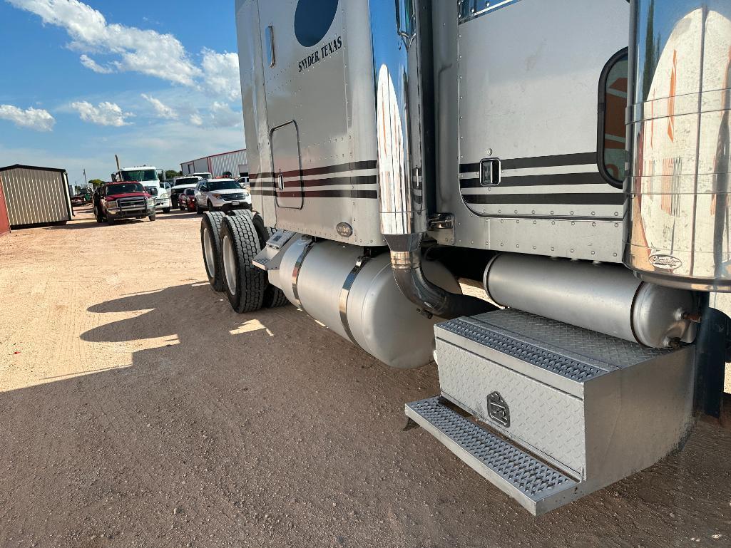 2000 Peterbilt 379 Truck Tractor