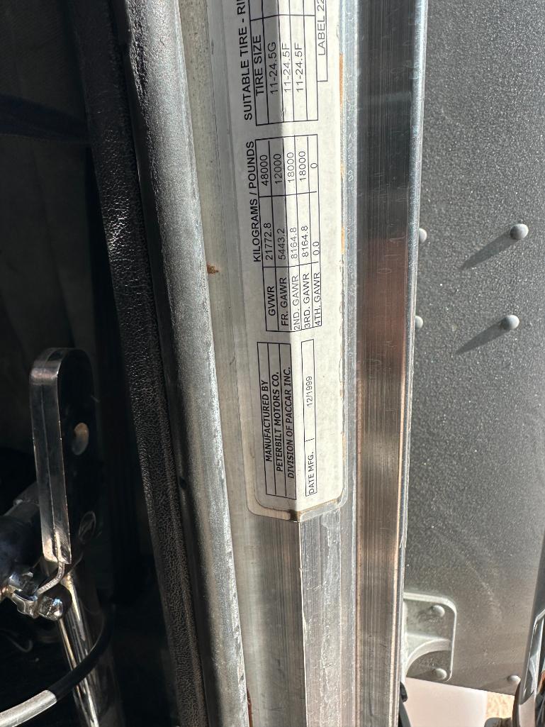 2000 Peterbilt 379 Truck Tractor
