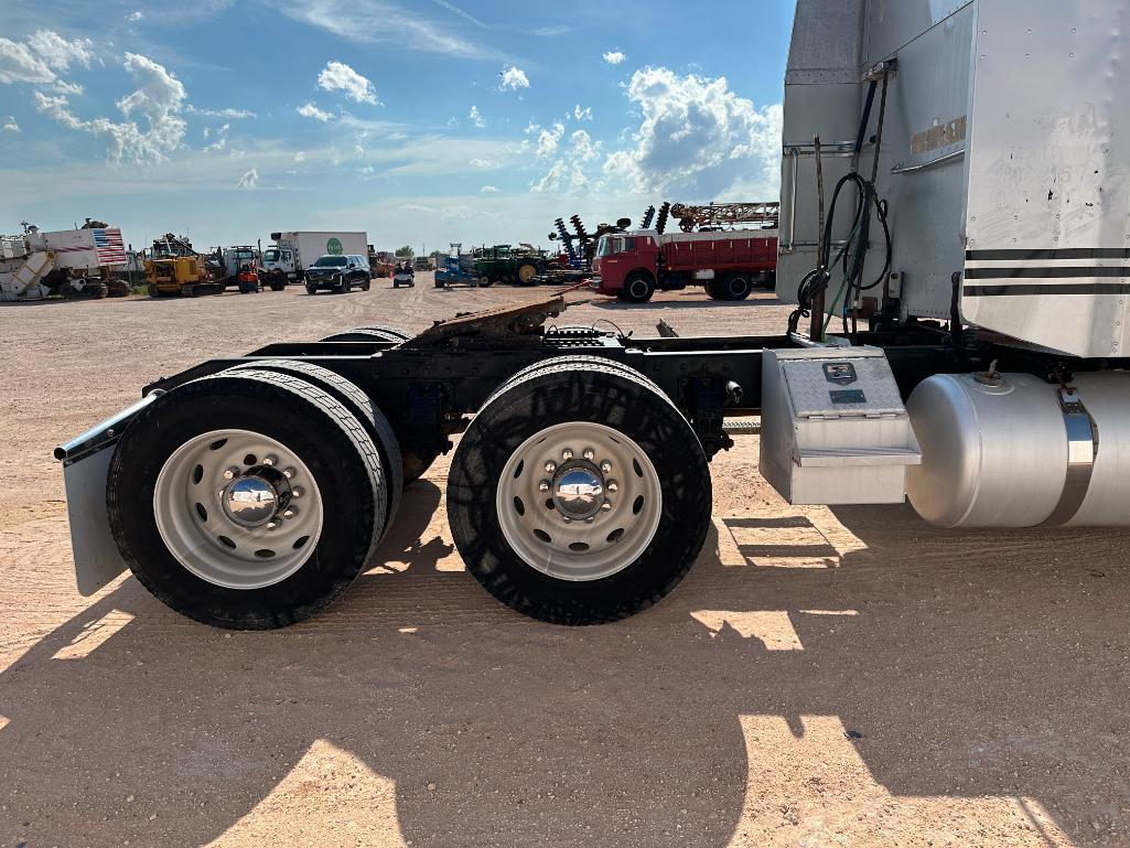 2000 Peterbilt 379 Truck Tractor