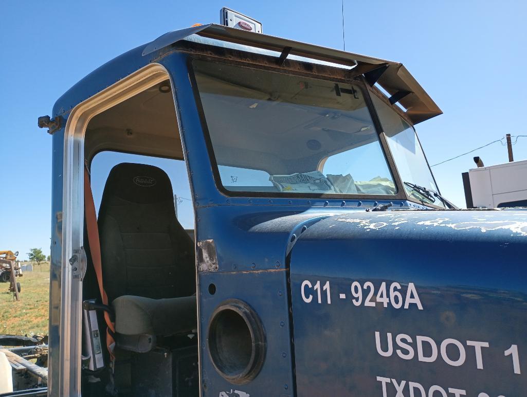 2011 Peterbilt Truck Tractor (Parts Only)