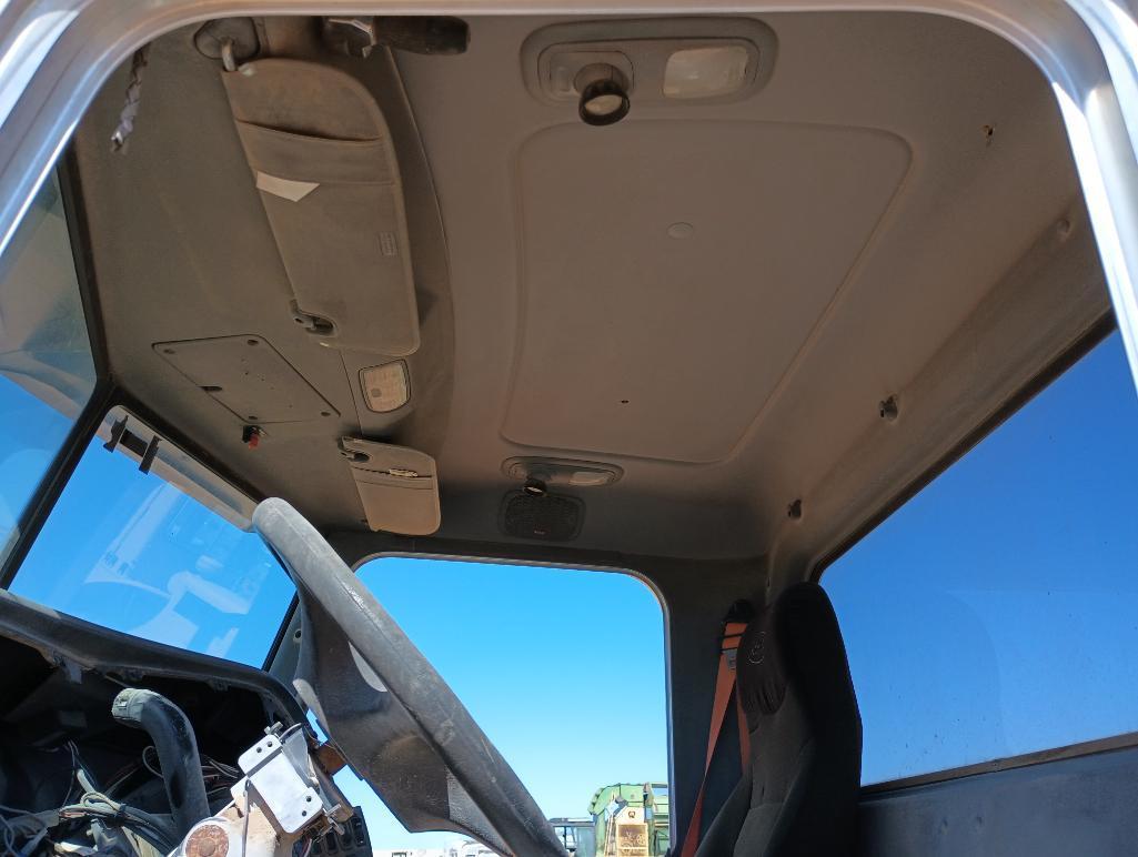 2011 Peterbilt Truck Tractor (Parts Only)