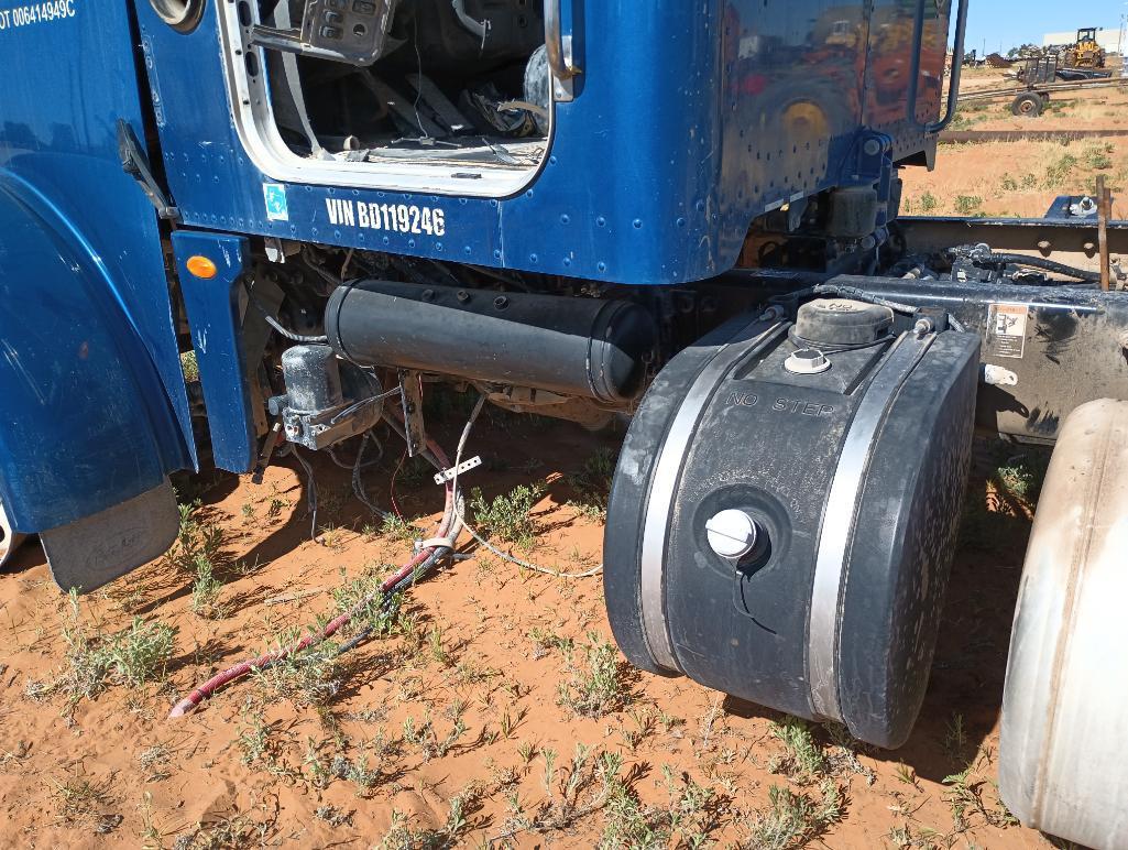 2011 Peterbilt Truck Tractor (Parts Only)