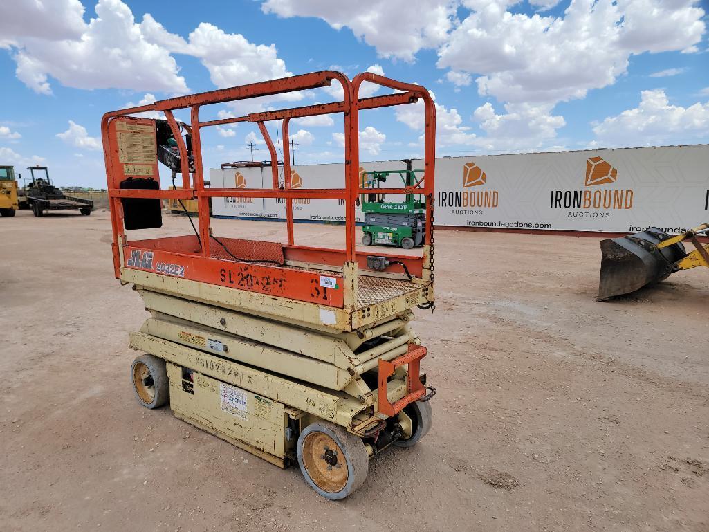 1999 JLG 2032E2 Scissor Lift