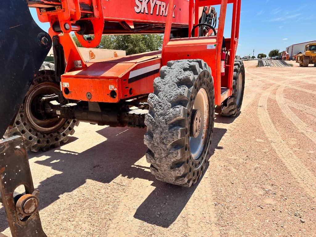 Sky Trak 8042 Telescopic Forklift