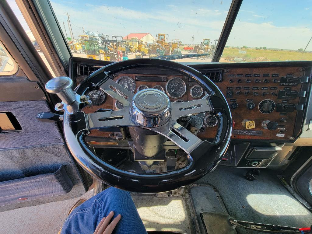 1990 Peterbilt 379 Truck Tractor