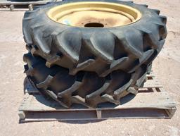 (2) Wildcat Spray Buggy Wheels w/ Tires Size: 9.5/9-24