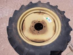 (2) Wildcat Spray Buggy Wheels w/ Tires Size: 9.5/9-24