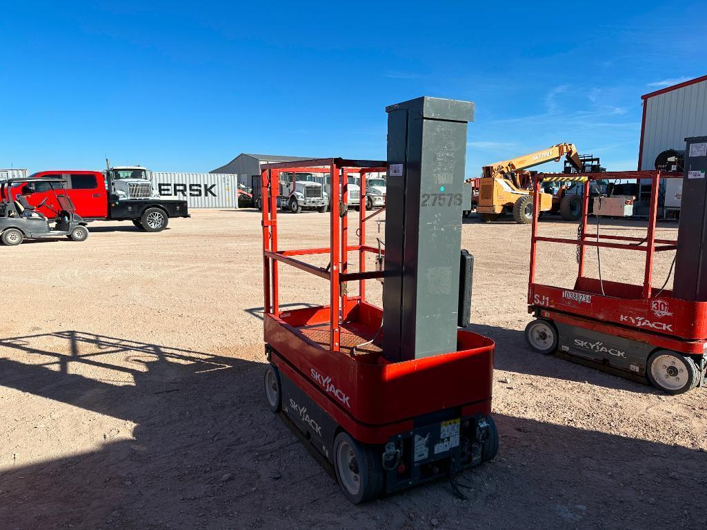 Self Propelled One Person Lift