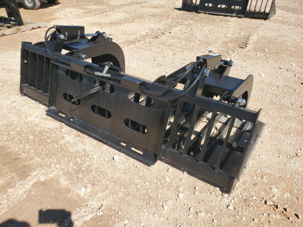 Unused 84'' Rock and Brush Grapple w/Bolt on Side Plates and w/rec Hitch