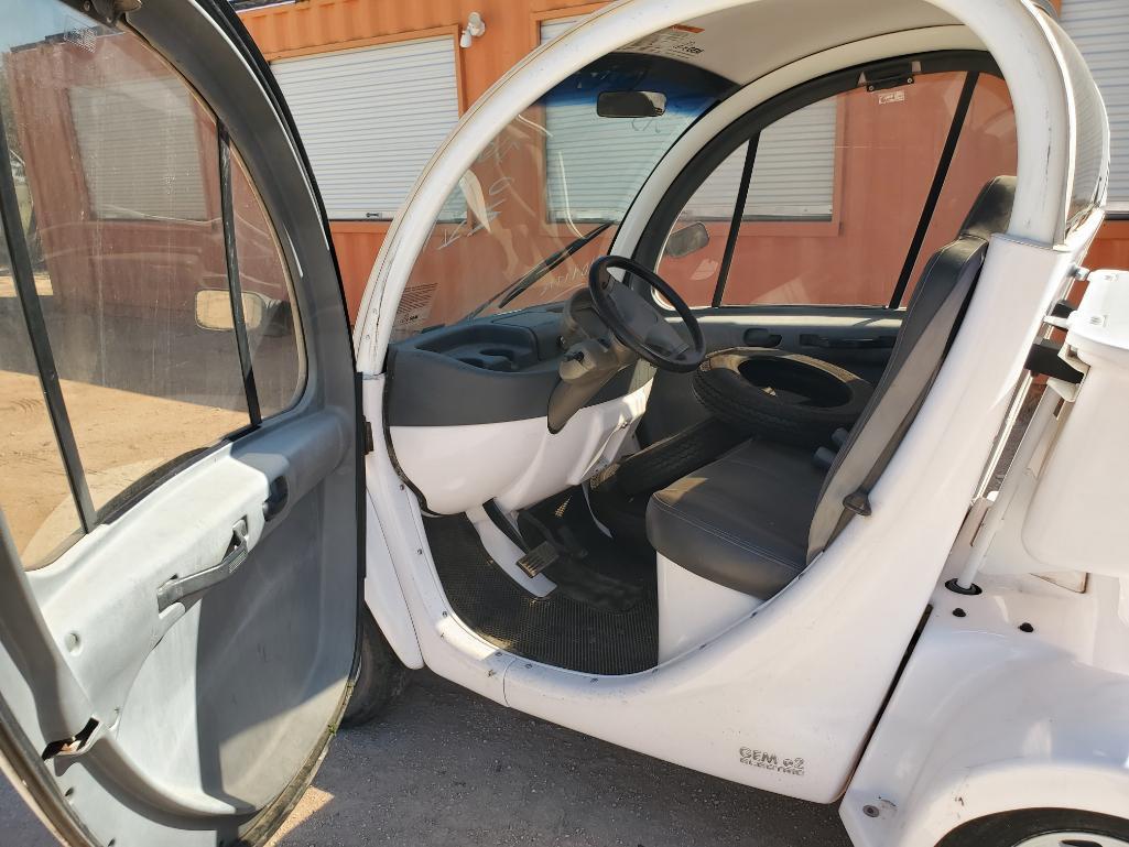 GEM e2 Electric Cart w/(4) New Tires