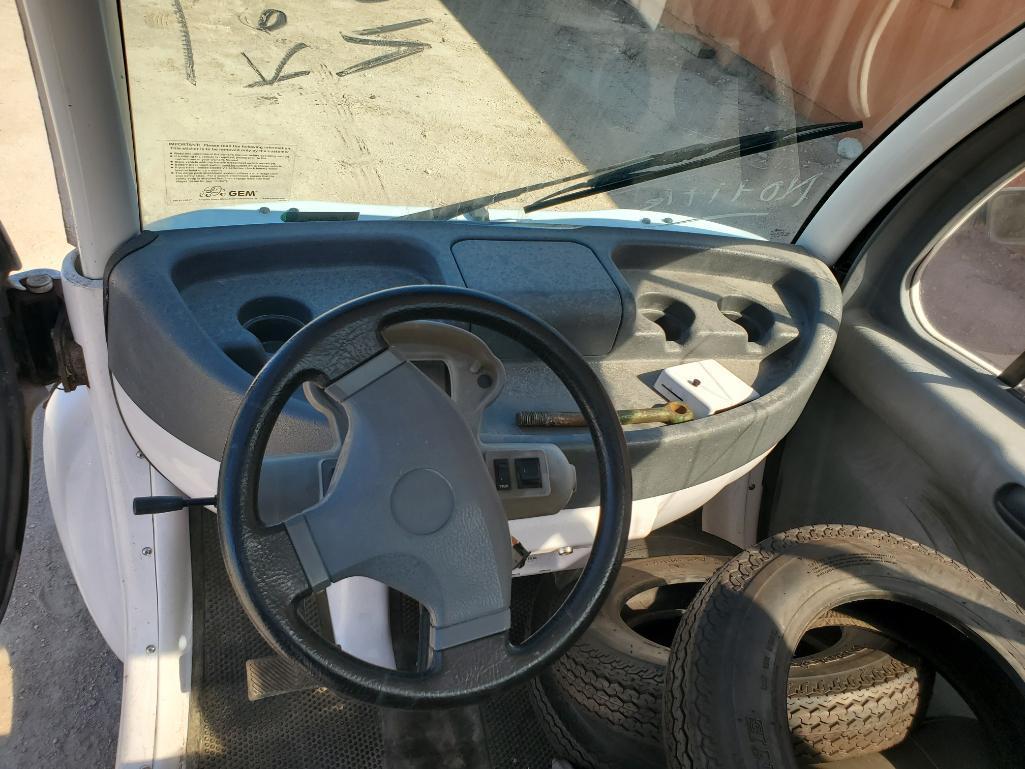GEM e2 Electric Cart w/(4) New Tires