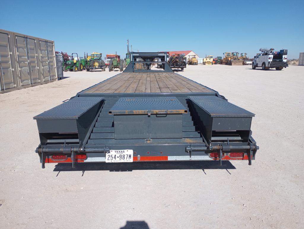 Lamar Gooseneck Trailer