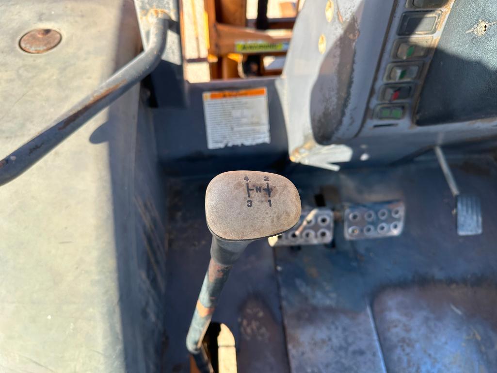 Case 585G Rough Terrain Forklift