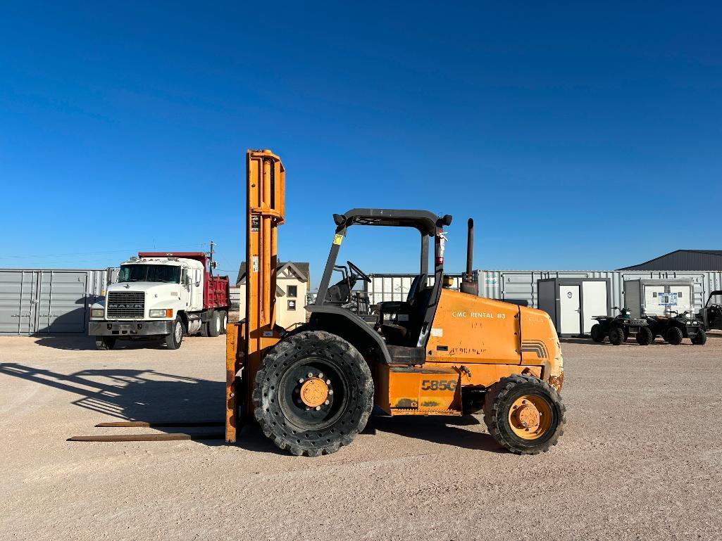 Case 585G Rough Terrain Forklift