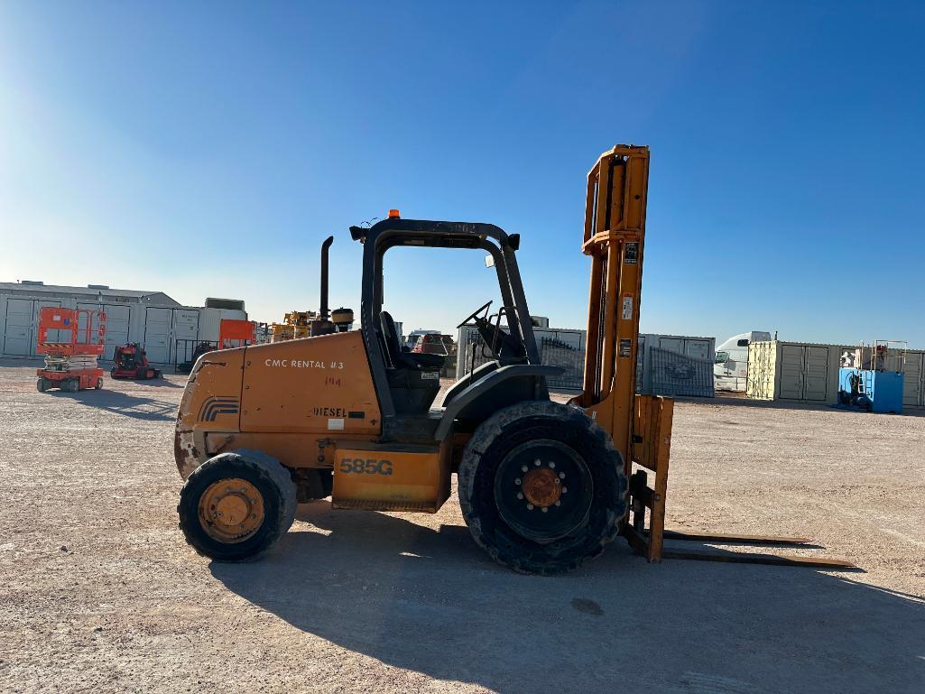 Case 585G Rough Terrain Forklift