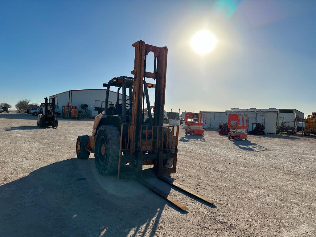 Case 585G Rough Terrain Forklift
